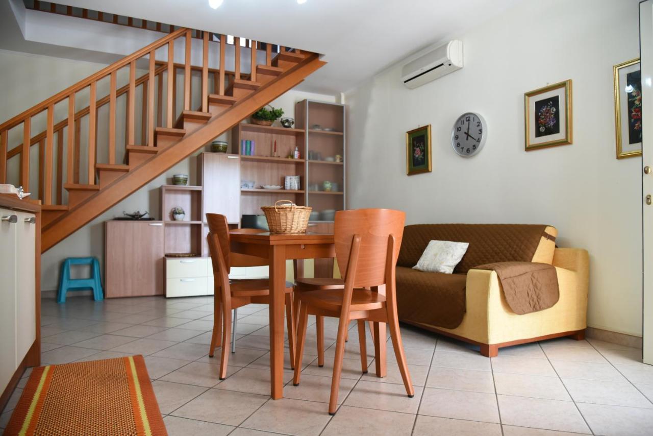 Villa Mamitas - Terrazza Panoramica - Box Privato - Servizio Spiaggia Siponto Eksteriør bilde