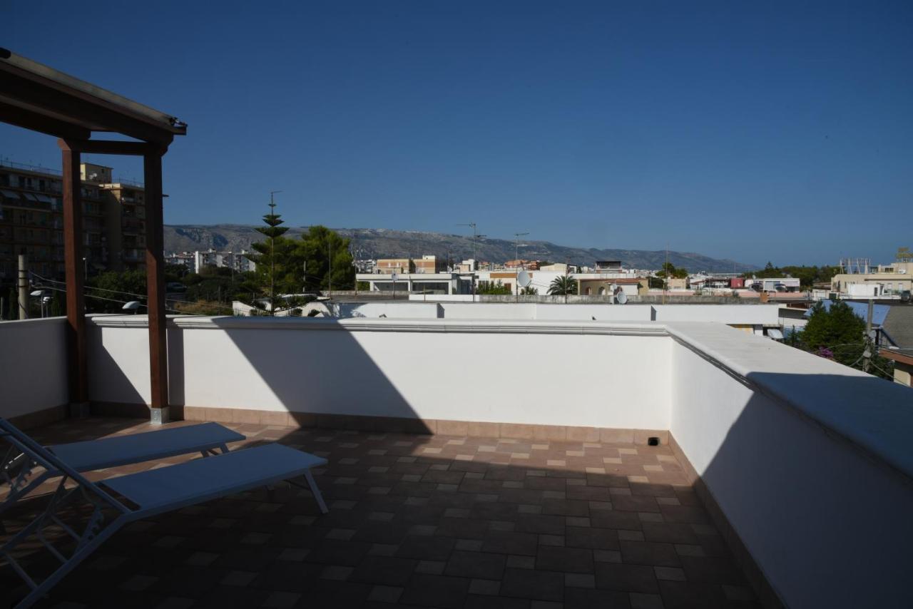 Villa Mamitas - Terrazza Panoramica - Box Privato - Servizio Spiaggia Siponto Eksteriør bilde